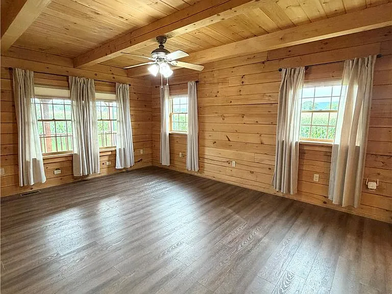 1748 Pen Argyl Rd — Photo 17