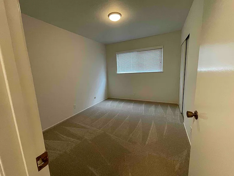 Second bedroom with new carpet