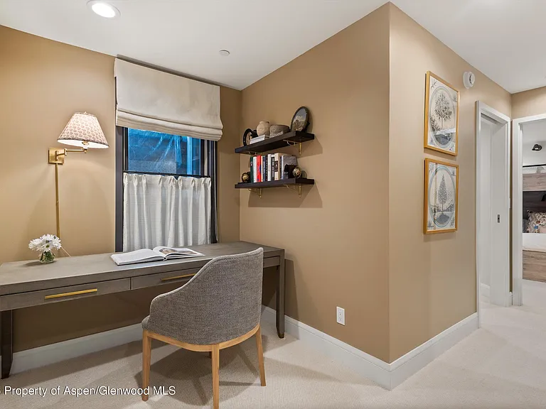 105 E Bleeker St — Photo 20