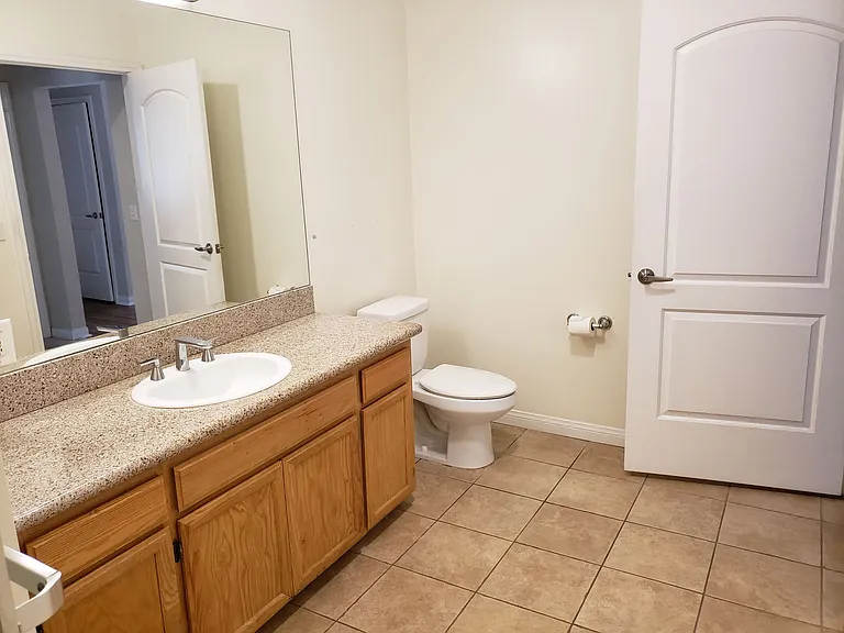 Sedona Apartments — Photo 15
