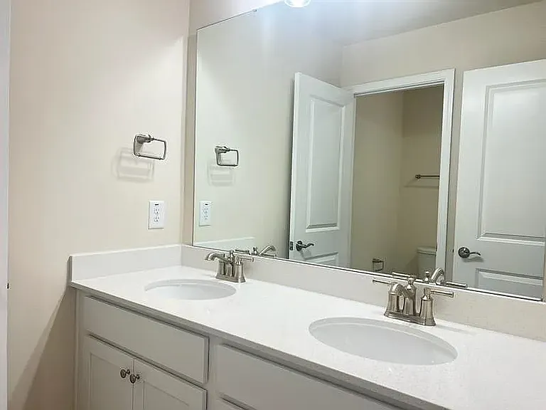 328 Glen Clova Dr — Photo 16