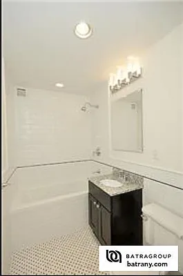 Rented by Batra Group Inc | media 19