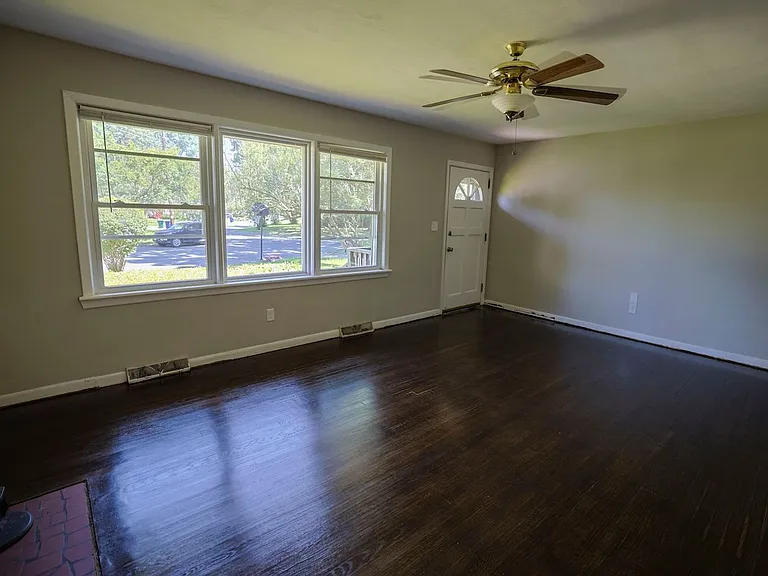 23 Green Ct — Photo 8