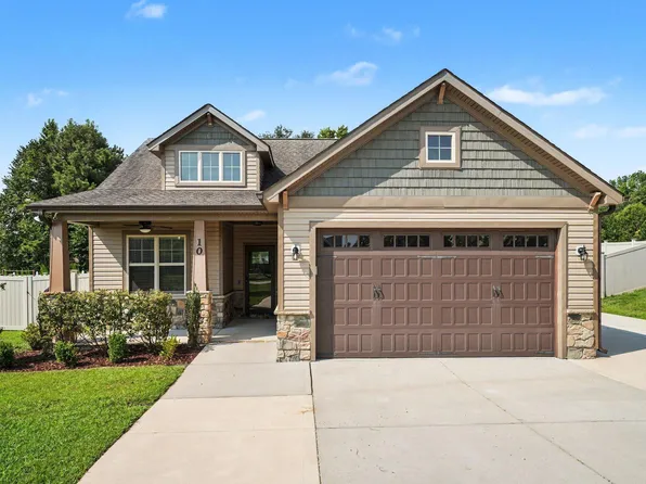 10 Braddock Dr, Lillington, NC 27546