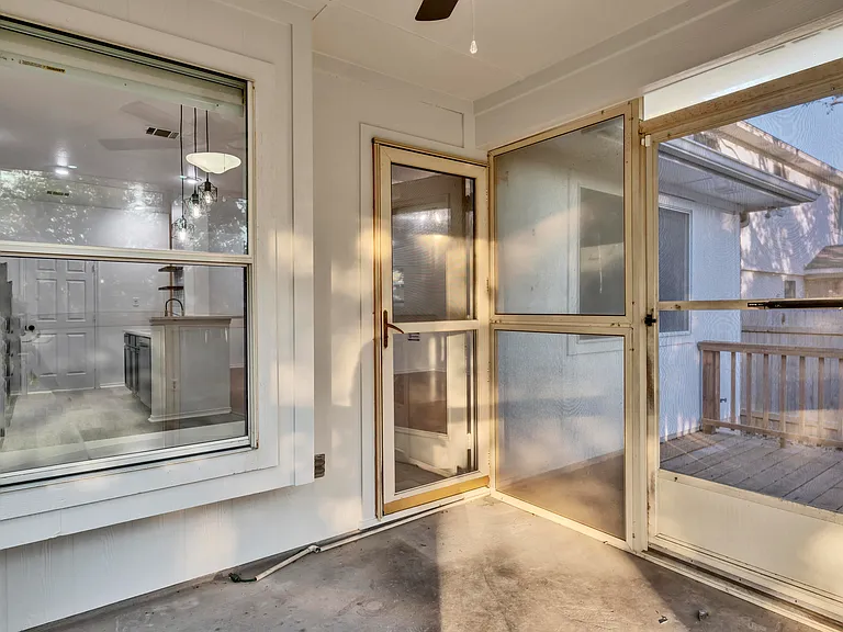 3438 Flowstone Ln — Photo 32