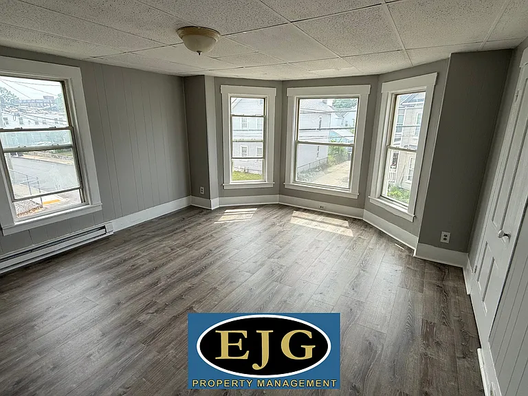 106 Vine St #2 — Photo 15