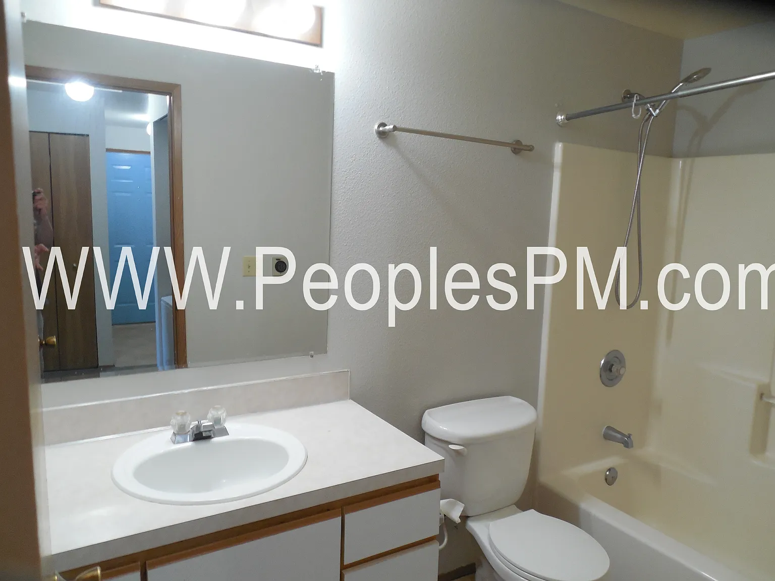 2 bed, 920 sqft, $1,700 — Photo 4