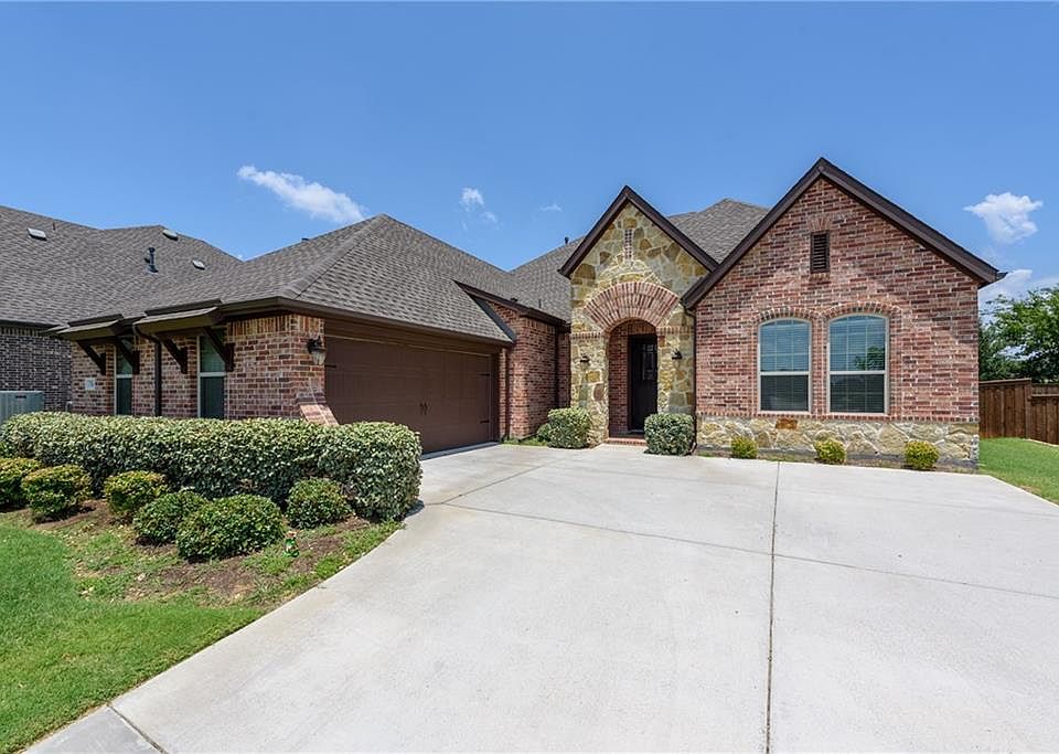 1st image of 1704 Enchantress Ln