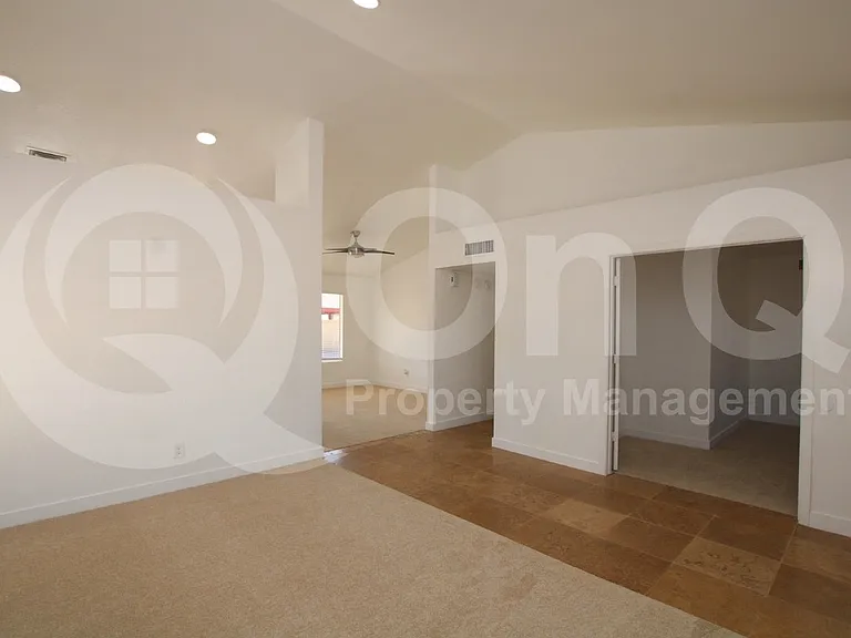 7849 W Hearn Rd — Photo 6