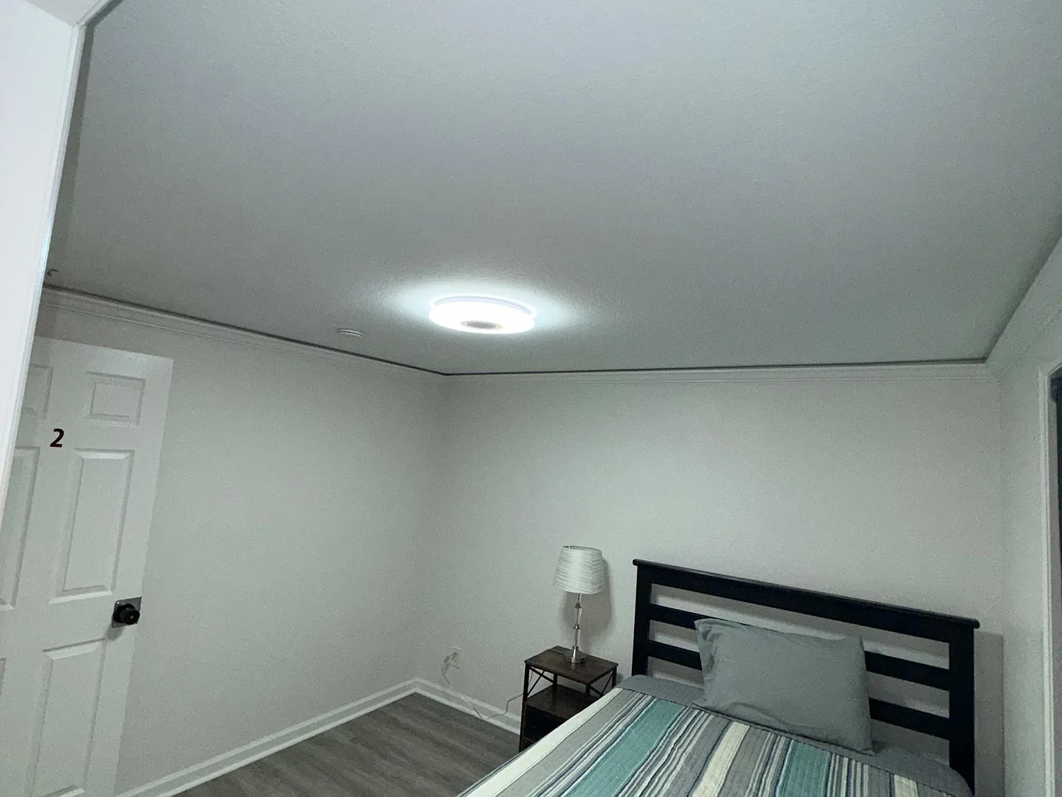 4 bed, 2.0 bath, 2200 sqft, $1,884 — Photo 2