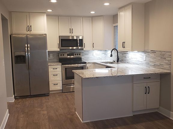 4th image of 4368 S King Arthur Dr