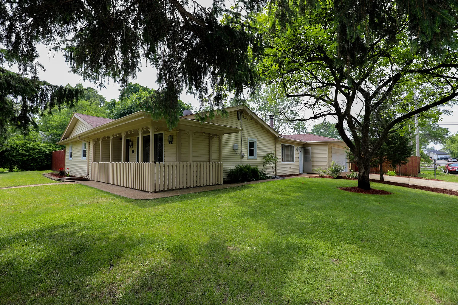 19421 W Hoag Ct photo 1