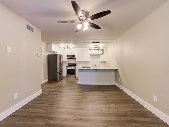4th image of 823 S Saint Louis Ave #4