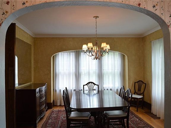 Formal dining room