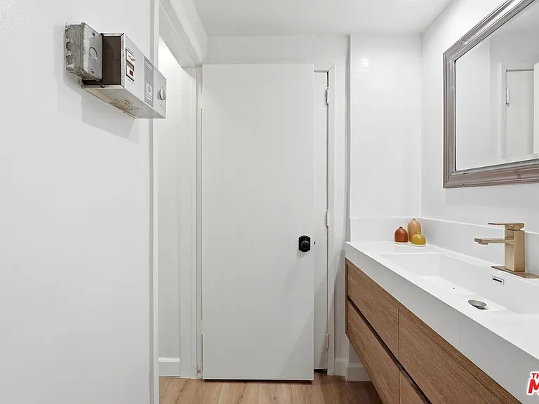 324 S Elm Dr #101 — Photo 28