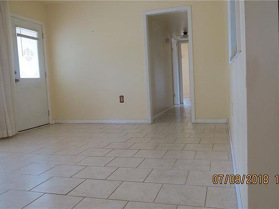 3rd image of 2806 Auburn Ave W