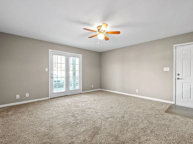 2 Bedroom Apartment For Rent Near Post! — Photo 25