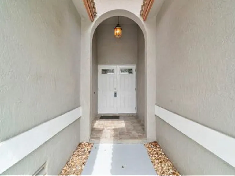 620 NW 6th Ave — Photo 5