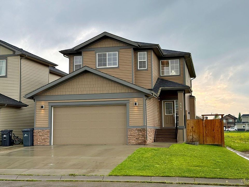1st image of 864 Hampshire Cres NE