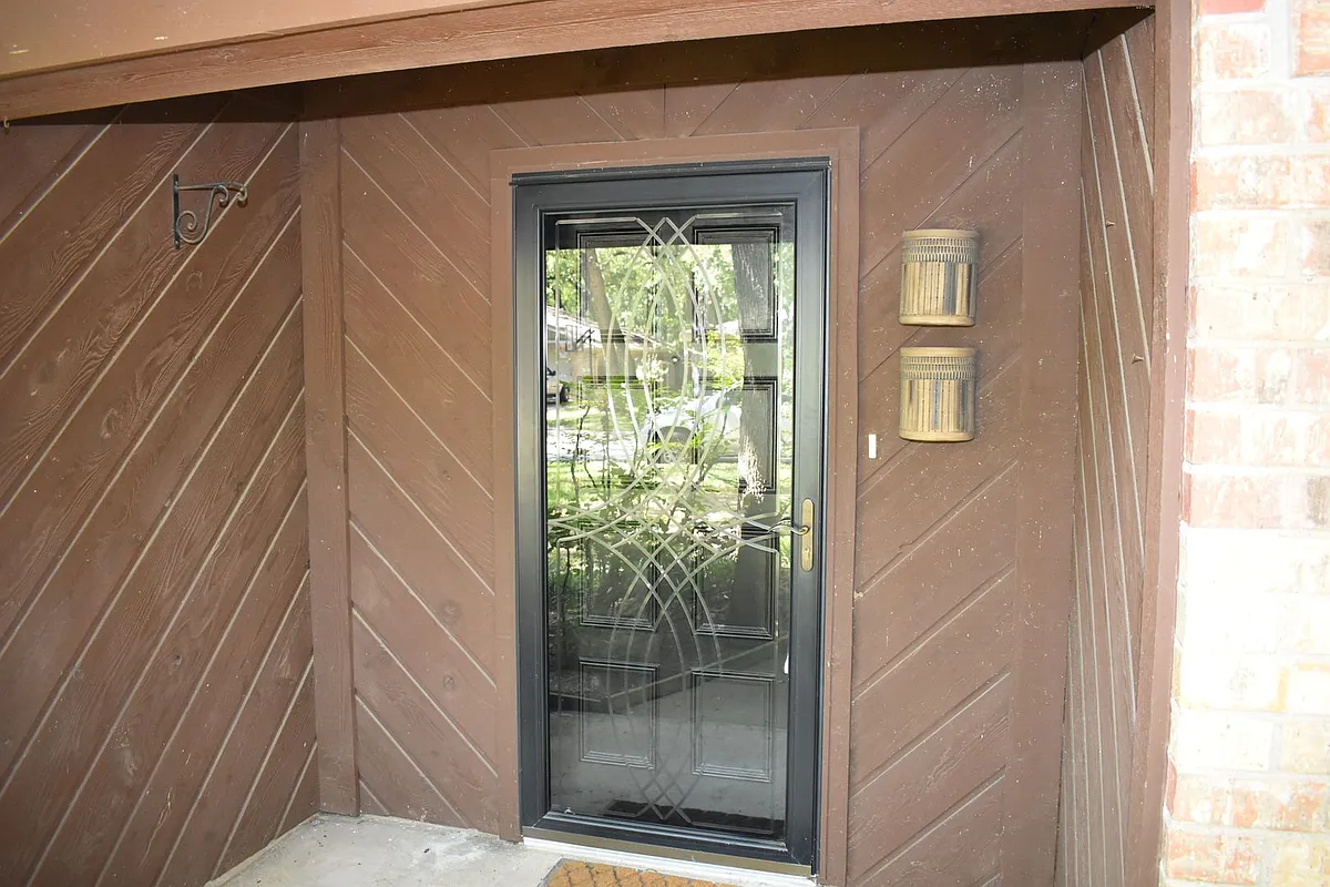 Building Photo - 2929 Oak Forest Dr