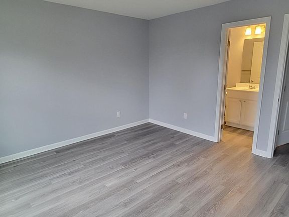 5th image of 215 W Colonial Dr APT B