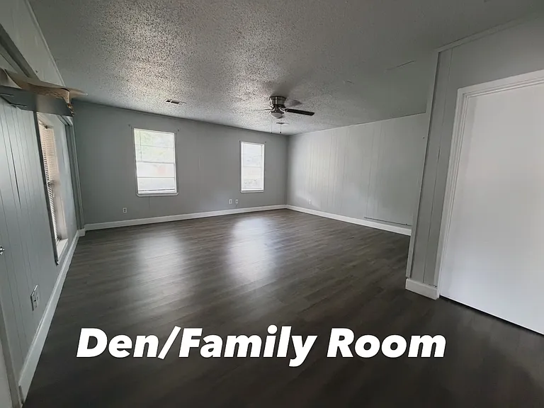 112 Forestwood Dr — Photo 3