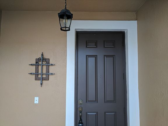 2nd image of 307 Versailles Ln