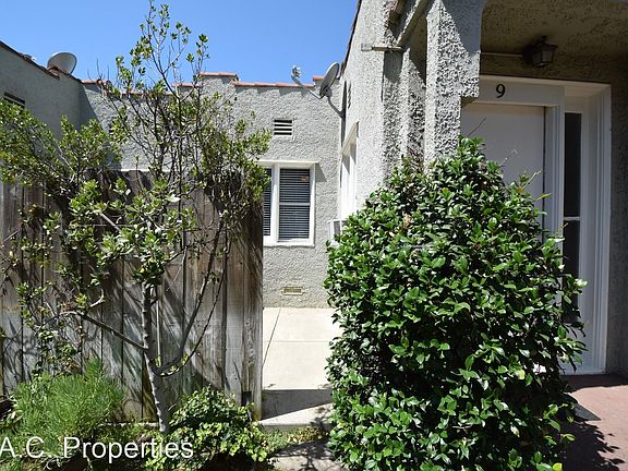 2nd image of 5216 1/4 Fountain Ave #4265850