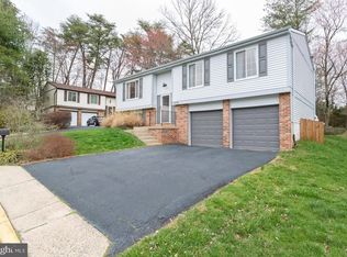 9408 Mirror Pond Dr, Fairfax, VA 22032
