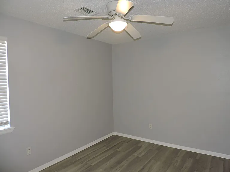 346 Quigley Rd — Photo 17