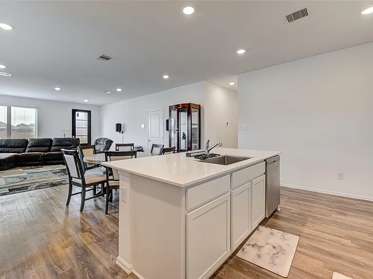 2904 Cordova Hill Dr — Photo 9