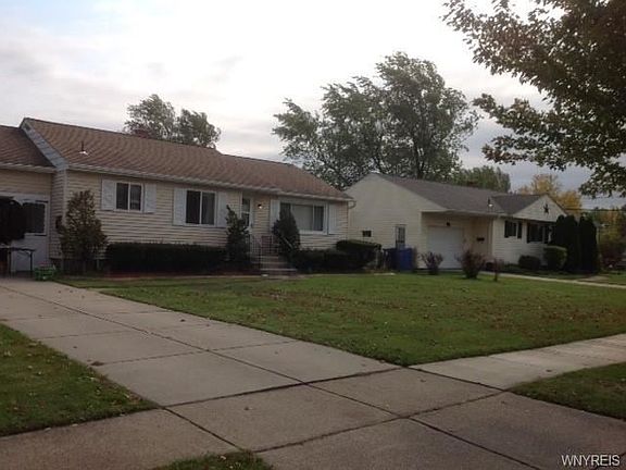 2nd image of 136 Imperial Dr