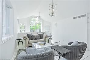 5th image of 26 Simcoe St