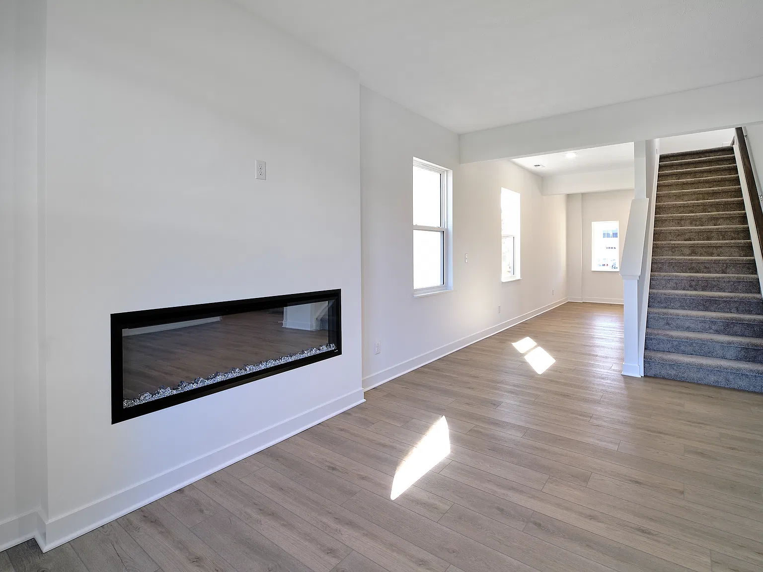 5 bed, 2578 sqft, $3,100 — Photo 4