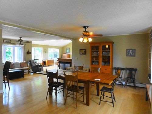3rd image of 408 Rosewood Cir