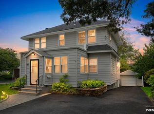 820 Prospect Ave, Ridgefield, NJ 07657