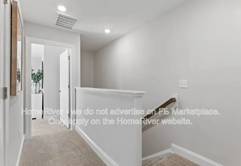 1932 Enniscorthy St — Photo 17