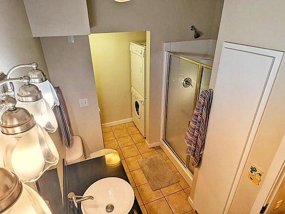 5th image of 801 N Orange St Unit 107