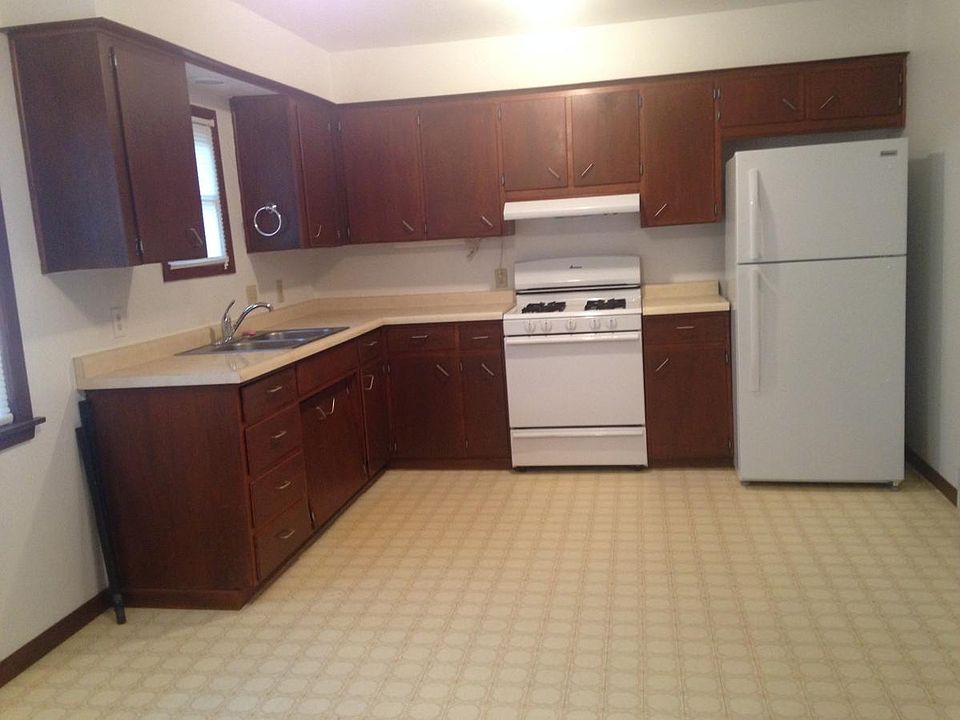 2nd image of 307 10th Ave NW