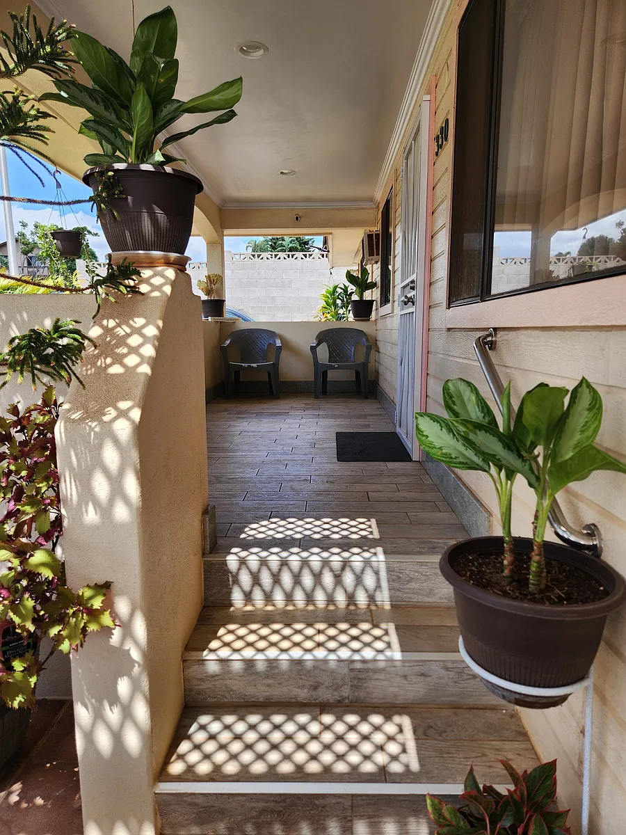 Covered Porch with Front Door Entry - 330 Kaiwahine St