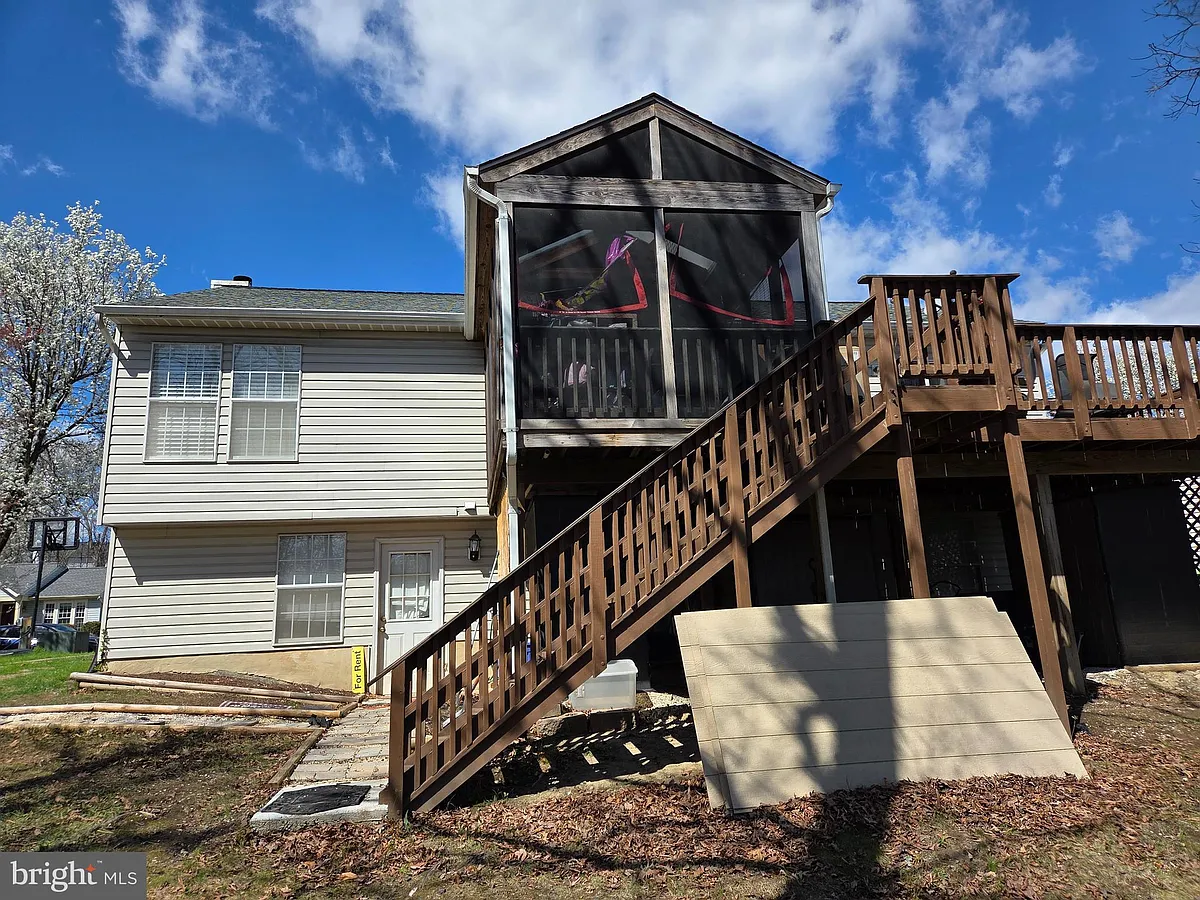Building Photo - 20580 Triple Crown Ct