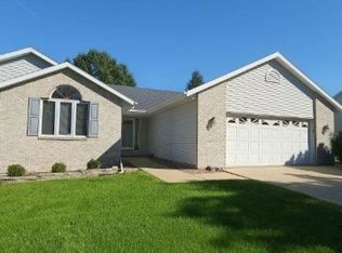 1025 Appaloosa Dr, Freeport, IL 61032