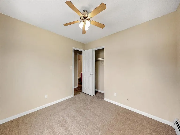 Oak Valley Apartments — Photo 26