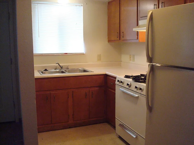 426-432 S Enterprise St — Photo 3