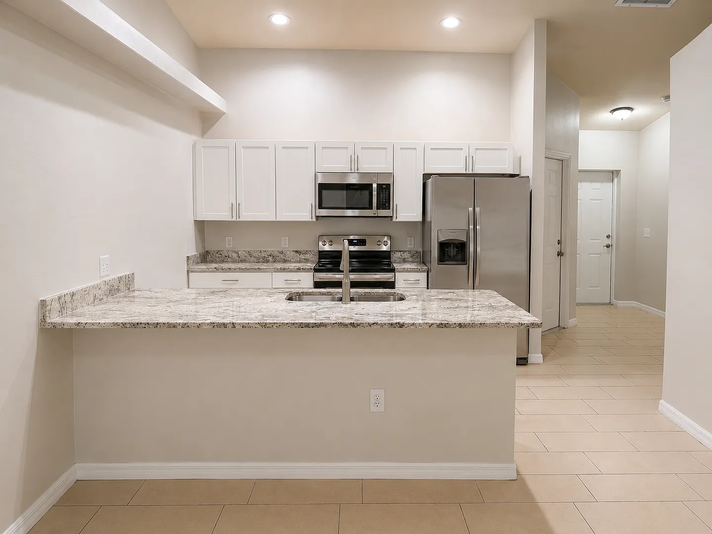 Welcome Home To This 3-Bedroom, 2-Bath, 1-Car Garage. — Photo 4