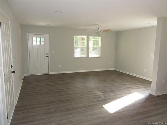 5th image of 2034 Glen Manor Ct