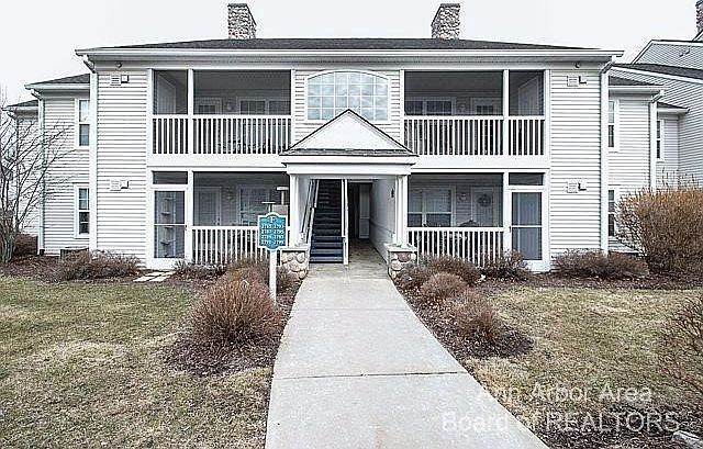 1st image of 2799 S Knightsbridge Cir