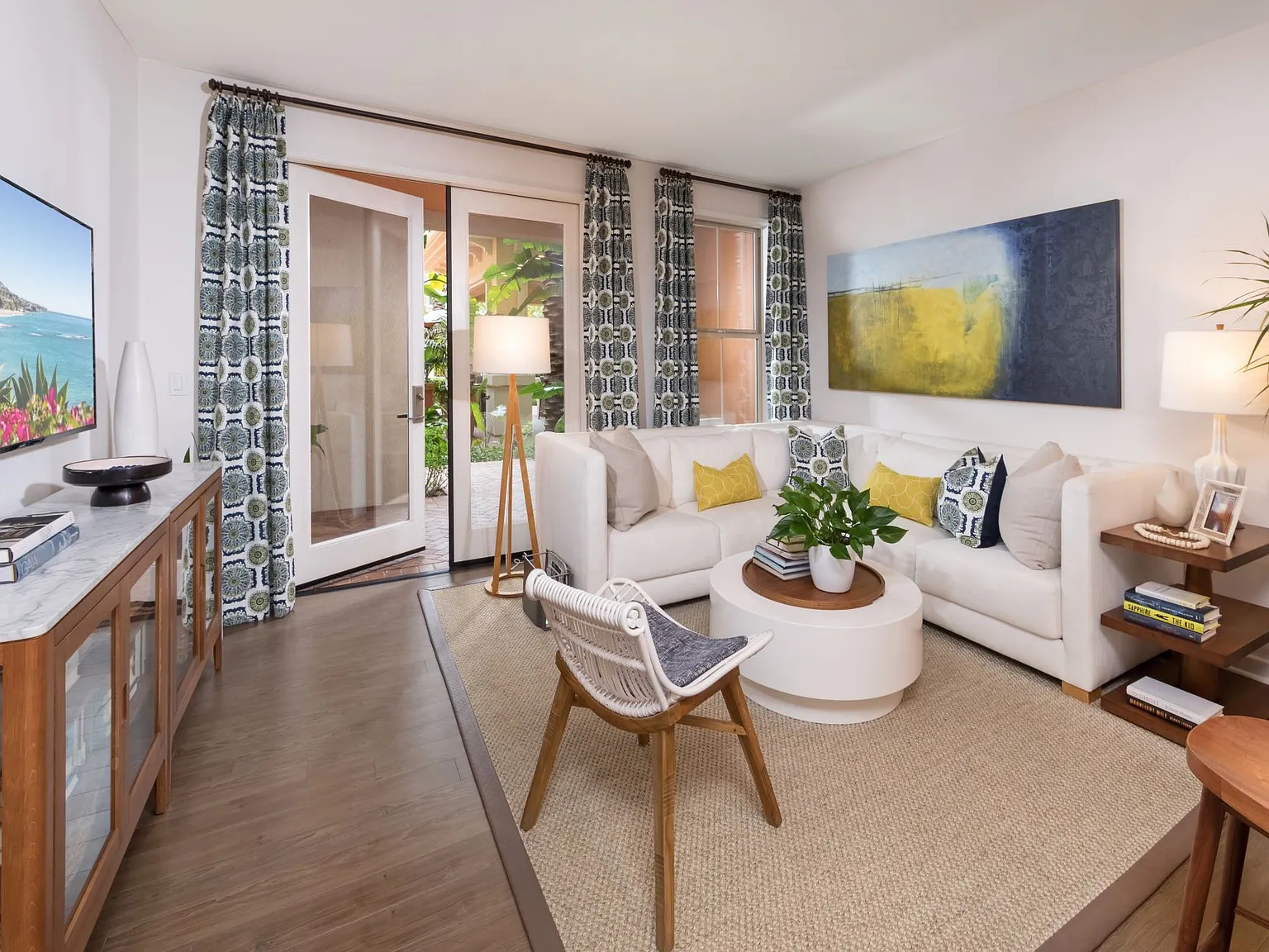 Gateway Apartment Homes — Photo 3