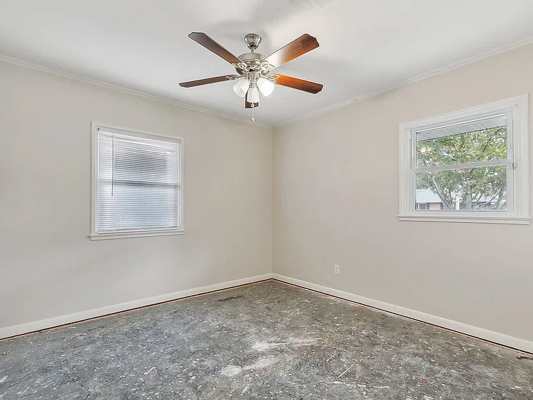 604 Melanie Ave — Photo 8