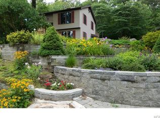 37 Old State Rd, Highland Falls, NY 10928